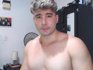 Miguel G webcam flirt4free model stream image