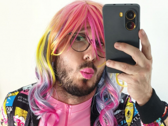 GingerPink webcam model stream image