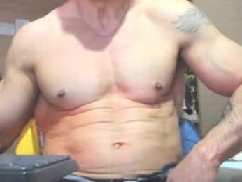 carin_the_body webcam model stream image