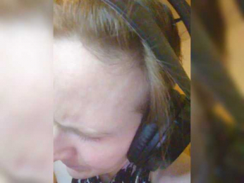 Magretta_Dering webcam model stream image