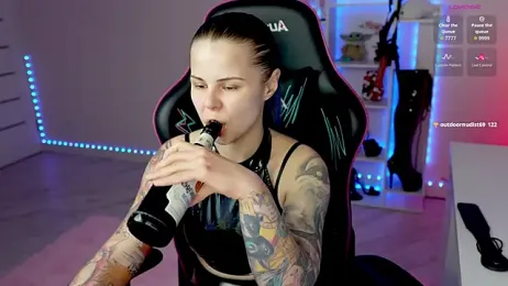 QueenAliceX webcam model stream image