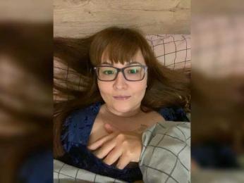 QueenFoxyLisa webcam bongacams model stream image