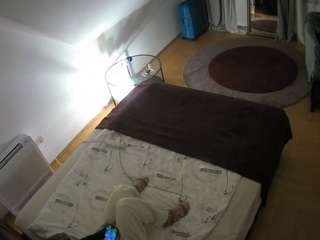 voyeurcam-julmodels-whitebed-4 webcam model stream image