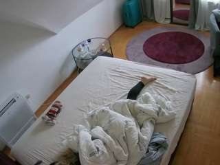 voyeurcam-julmodels-whitebed-4 webcam model stream image