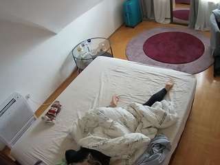 voyeurcam-julmodels-whitebed-4 webcam model stream image