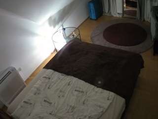 voyeurcam-julmodels-whitebed-4 webcam model stream image