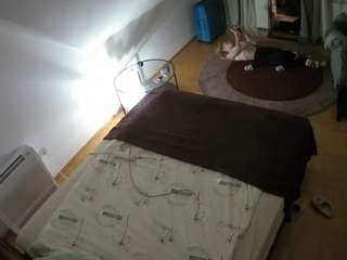 voyeurcam-julmodels-whitebed-4 webcam model stream image