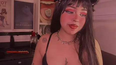 Slave_NinaV webcam model stream image