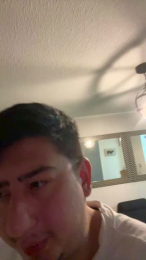 Bayron00 webcam model stream image