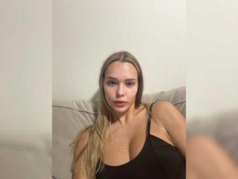 CrystalFairy webcam model stream image