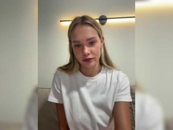 CrystalFairy webcam model stream image