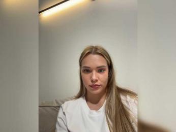 CrystalFairy webcam model stream image