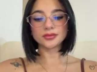 kiraalopez webcam model stream image