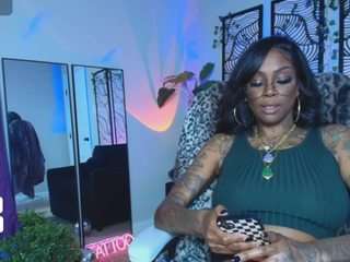 iamtattedqueen webcam model stream image