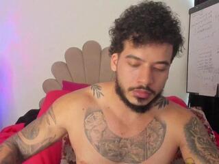 Tyler Thomson webcam model stream image