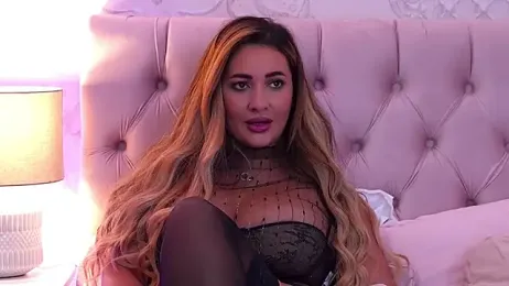 YaaraCollins webcam model stream image