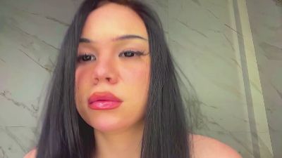 KiraYoun webcam model stream image