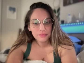 astro_n_tatiana webcam model stream image