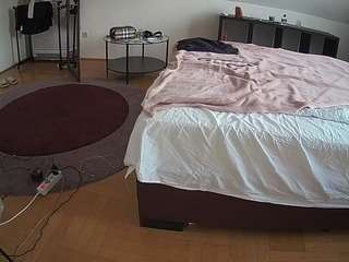 voyeurcam-julmodels-whitebed-6 webcam model stream image