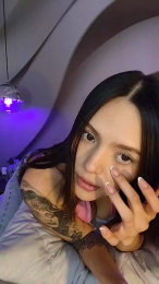 Adalynerydel webcam cam4 model stream image