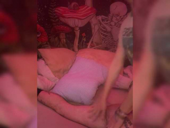 UsUnleashed88 webcam model stream image