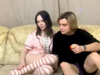 baby_on_face webcam model stream image