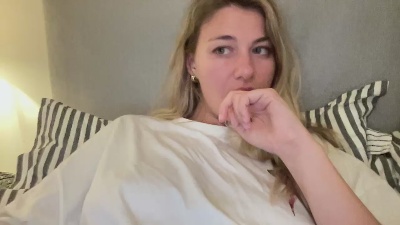 Joevefr webcam model stream image