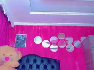 shanellgirl webcam model stream image