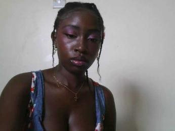 Boughie-birdy webcam bongacams model stream image