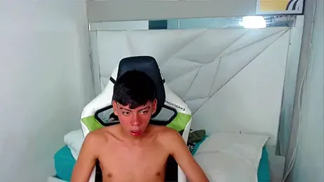 Liarr_ webcam model stream image