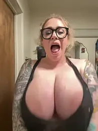 IvyOfYourDreams webcam model stream image