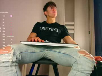 christianlevine_ webcam model stream image