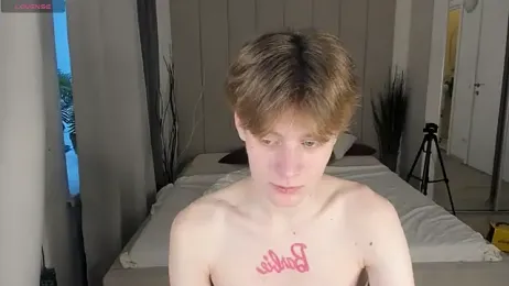 LouieEvans webcam model stream image