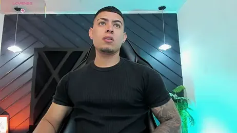 marco_garciia_ webcam model stream image