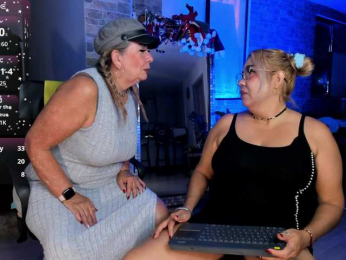 mature-younga webcam model stream image