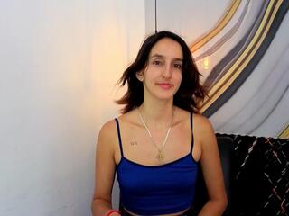 Ambar Roux webcam model stream image