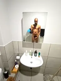 Softy12345 webcam model stream image