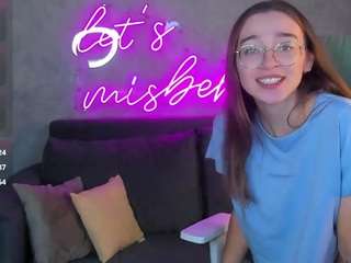 lucy-green webcam model stream image