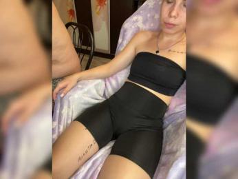 Emma942 webcam model stream image