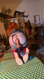 Moniqu3Lov3 webcam model stream image