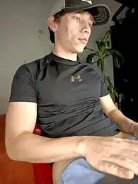 Logan_sixxer webcam model stream image