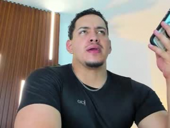 lucasanto_ webcam model stream image