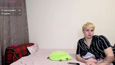 Emily_and_Ilumi webcam model stream image