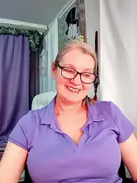 irinamaux webcam stripchat model stream image