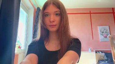 FloraFurlough webcam model stream image