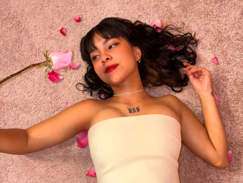 ElizabethThaylor webcam model stream image