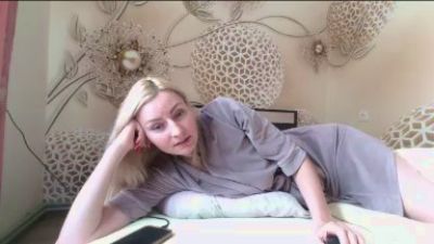 Yourrealgirl webcam model stream image