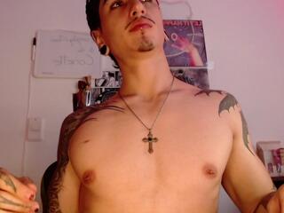 Midnight Amon webcam model stream image