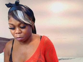 Naomiruty webcam model stream image