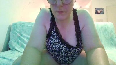 OiseauNoir88 webcam model stream image